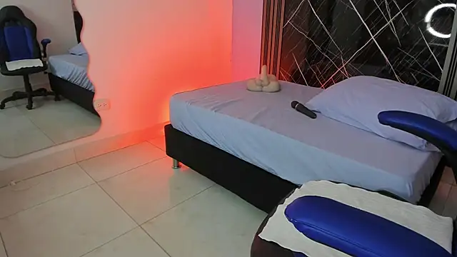 Yelena03 online show from 11.17.25