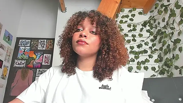 Snapshot of Ada_gales_ chatting on 12.18.24 Ada gales online show from 12.18.24