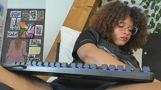 Snapshot of Ada_gales_ chatting on 12.20.24 Ada gales online show from 12.20.24