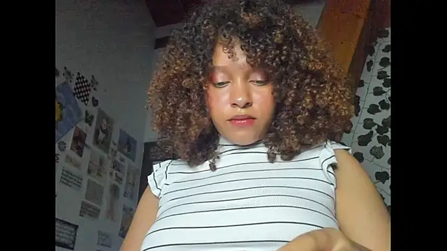 Snapshot of Ada_gales_ chatting on 02.06.25 Ada gales online show from 02.06.25