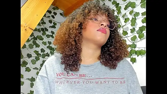 Snapshot of Ada_gales_ chatting on 03.22.25 Ada gales online show from 03.22.25