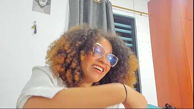 Snapshot of Ada_gales_ chatting on 10.30.25 Ada gales online show from 10.30.25