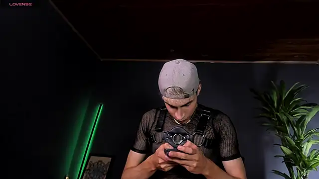 Snapshot of Angel_Snowhotxxx chatting on 11.28.25 Angel Snowhotxxx online show from 11.28.25