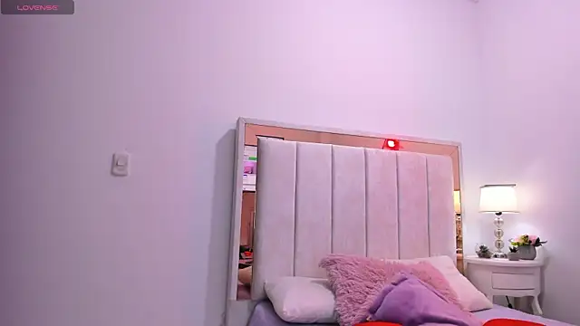 Snapshot of michelle_madson_ chatting on 12.18.24 michelle madson online show from 12.18.24