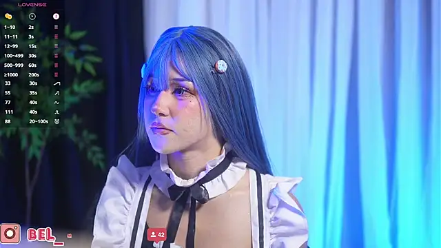 Snapshot of Bella-Franco chatting on 11.21.25 Bella-Franco online show from 11.21.25