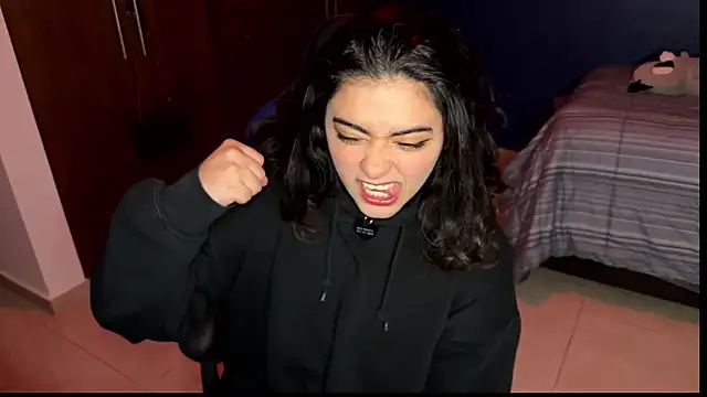 Ales Kitten online show from 02.13.25