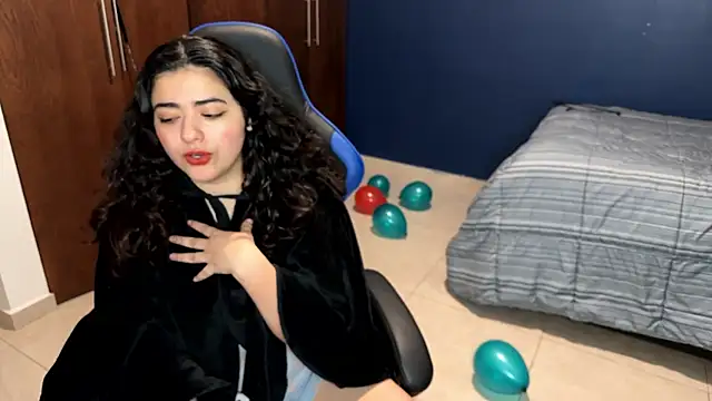 Ales Kitten online show from 02.13.25