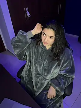 Ales Kitten online show from 03.12.25