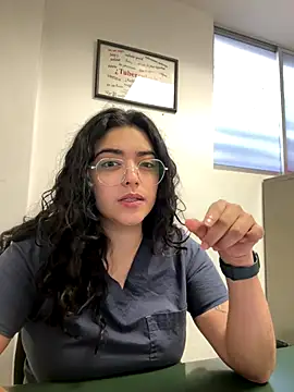 Ales Kitten online show from 10.26.25