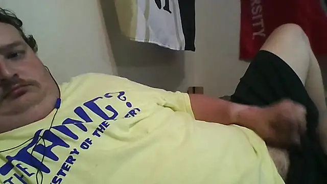 Snapshot of YelpedAverting chatting on 09.08.25 YelpedAverting online show from 09.08.25