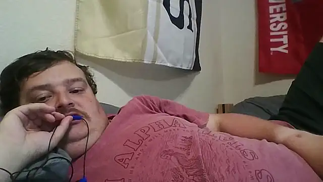 Snapshot of YelpedAverting chatting on 09.09.25 YelpedAverting online show from 09.09.25