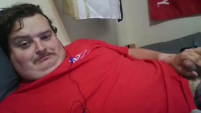 Snapshot of YelpedAverting chatting on 09.15.25 YelpedAverting online show from 09.15.25