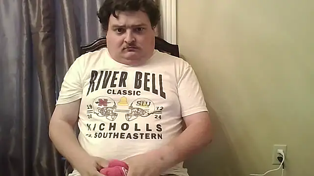 Snapshot of YelpedAverting chatting on 10.04.25 YelpedAverting online show from 10.04.25