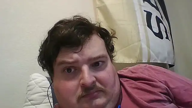 Snapshot of YelpedAverting chatting on 10.07.25 YelpedAverting online show from 10.07.25