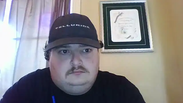 Snapshot of YelpedAverting chatting on 10.24.25 YelpedAverting online show from 10.24.25