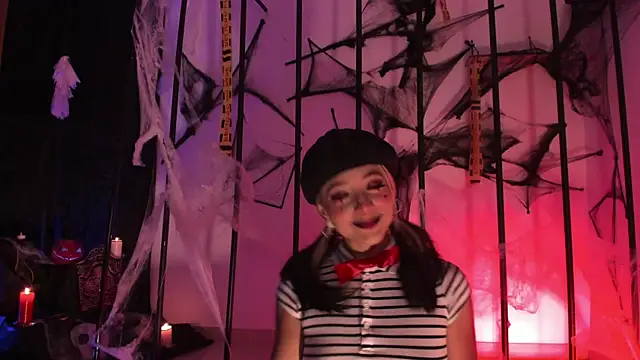 penny sweett  online show from 10.11.25