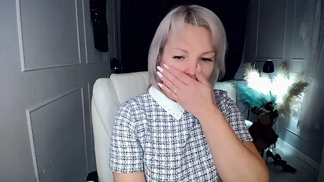 Snapshot of Juarnea chatting on 01.16.26 Juarnea online show from 01.16.26