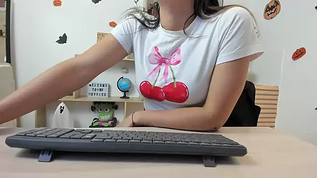 merlinaadams  online show from 10.20.25