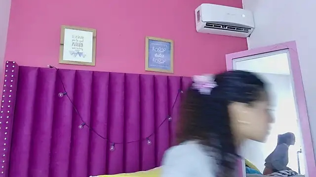 littleebonny online show from 12.15.25