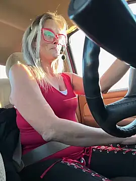 vixendoll87 online show from 10.22.25