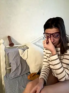 BeatriceTender online show from 12.15.25