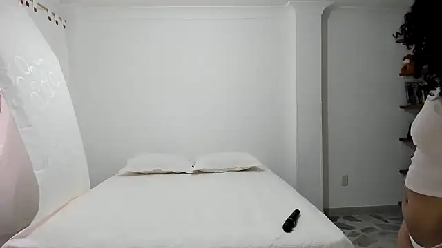 avellanatammy online show from 12.13.24