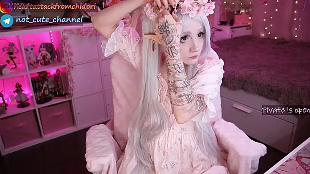 Snapshot of yourcutewaifu chatting on 09.21.25 yourcutewaifu online show from 09.21.25