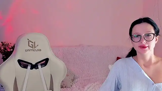 Snapshot of MishkaMe chatting on 02.25.26 MishkaMe online show from 02.25.26