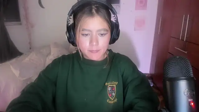 StephaniFox online show from 03.09.26