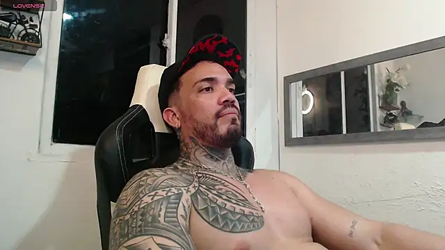 Snapshot of Angel_sex_latin chatting on 12.20.24 Angel sex latin online show from 12.20.24