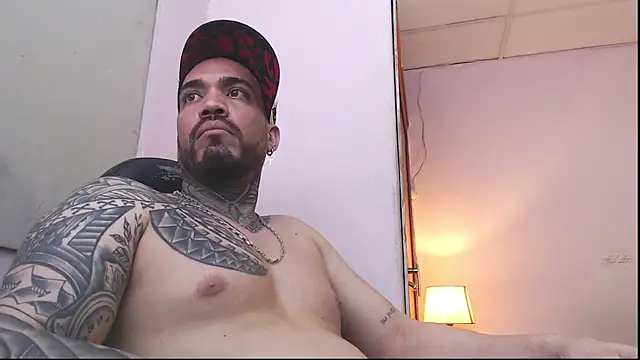 Snapshot of Angel_sex_latin chatting on 12.22.24 Angel sex latin online show from 12.22.24
