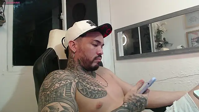 Snapshot of Angel_sex_latin chatting on 12.22.24 Angel sex latin online show from 12.22.24