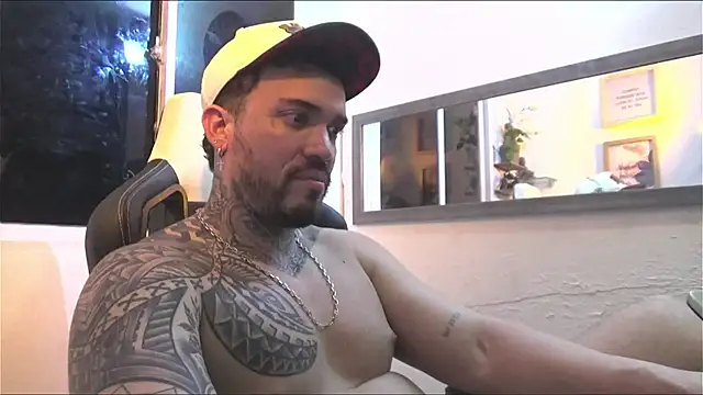 Snapshot of Angel_sex_latin chatting on 01.04.25 Angel sex latin online show from 01.04.25