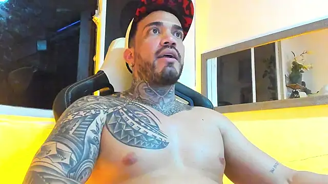 Snapshot of Angel_sex_latin chatting on 01.14.25 Angel sex latin online show from 01.14.25