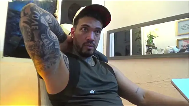Snapshot of Angel_sex_latin chatting on 01.16.25 Angel sex latin online show from 01.16.25