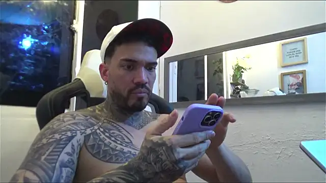 Snapshot of Angel_sex_latin chatting on 01.20.25 Angel sex latin online show from 01.20.25