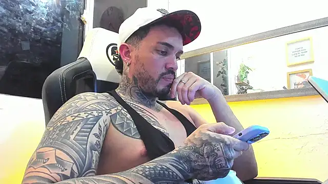 Snapshot of Angel_sex_latin chatting on 02.05.25 Angel sex latin online show from 02.05.25