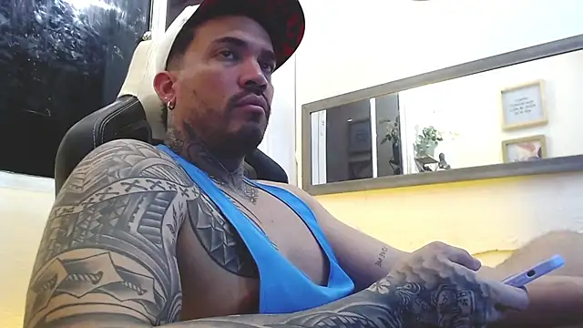 Snapshot of Angel_sex_latin chatting on 02.19.25 Angel sex latin online show from 02.19.25