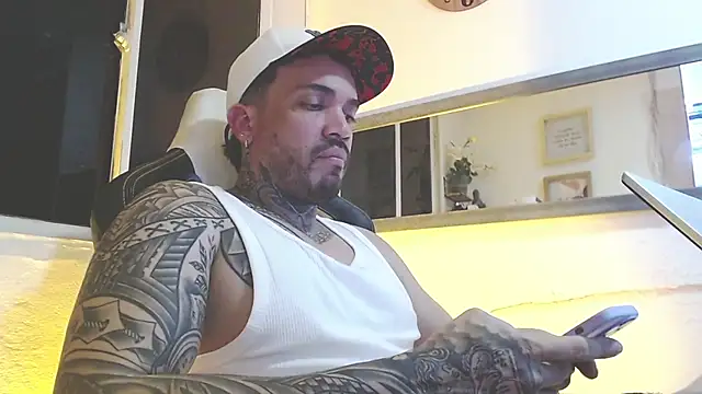 Snapshot of Angel_sex_latin chatting on 03.08.25 Angel sex latin online show from 03.08.25