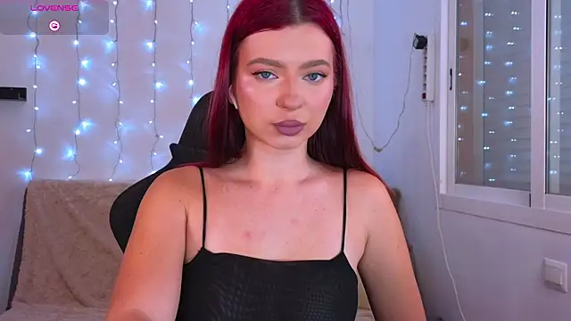 Snapshot of Karinchik_ chatting on 03.12.25 Karinchik online show from 03.12.25