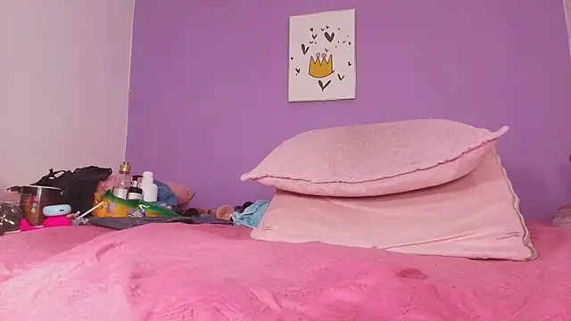 vale ross  online show from 02.04.25