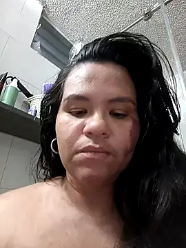 Snapshot of Julieta-tits chatting on 05.28.26 Julieta-tits online show from 05.28.26