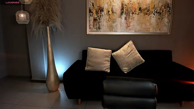 NicoleSanz  online show from 02.28.25