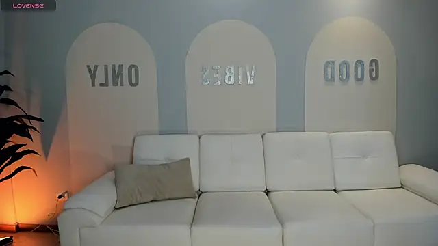 NicoleSanz  online show from 03.11.25