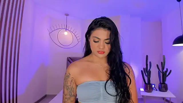 NicoleSanz  online show from 03.14.25