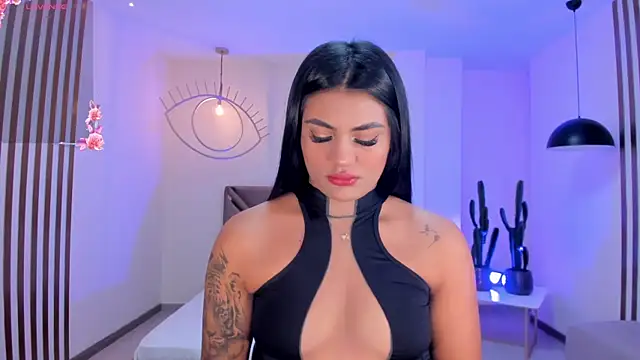 NicoleSanz  online show from 03.18.25