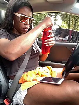 Snapshot of sweetsarabig22cm chatting on 02.12.26 sweetsarabig22cm online show from 02.12.26