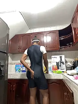 Snapshot of sweetsarabig22cm chatting on 03.18.26 sweetsarabig22cm online show from 03.18.26