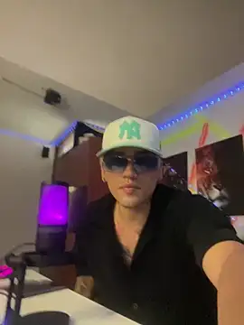 Snapshot of Rolblue chatting on 07.18.26 Rolblue online show from 07.18.26