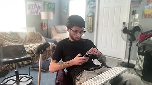 hungkubenski online show from 12.15.25